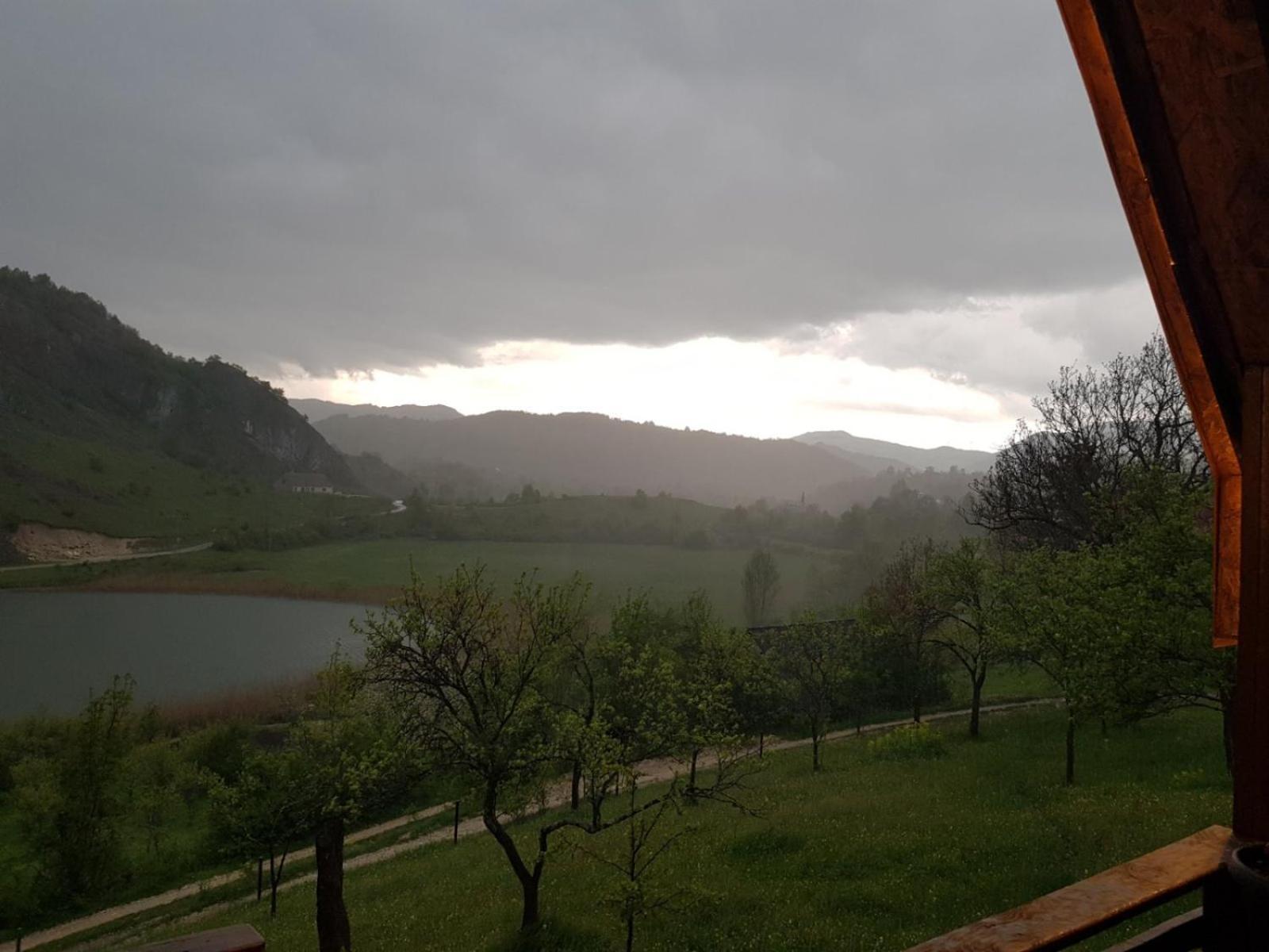 Detached House Milivoje Hotell Poscenje Rom bilde